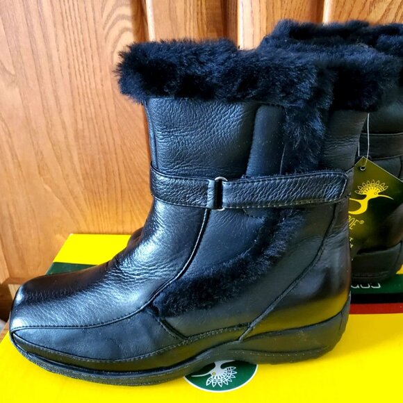 WOMEN BOOTS HOOPOE SIZE 8 W BLACK FAUX FUR ZIPPER STRAP CLOSURE NEW - Picture 3 of 12